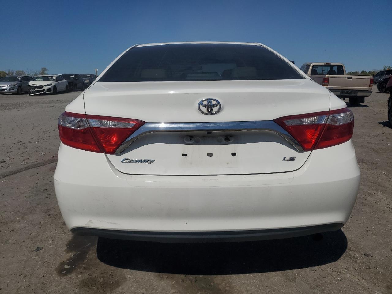2016 TOYOTA CAMRY