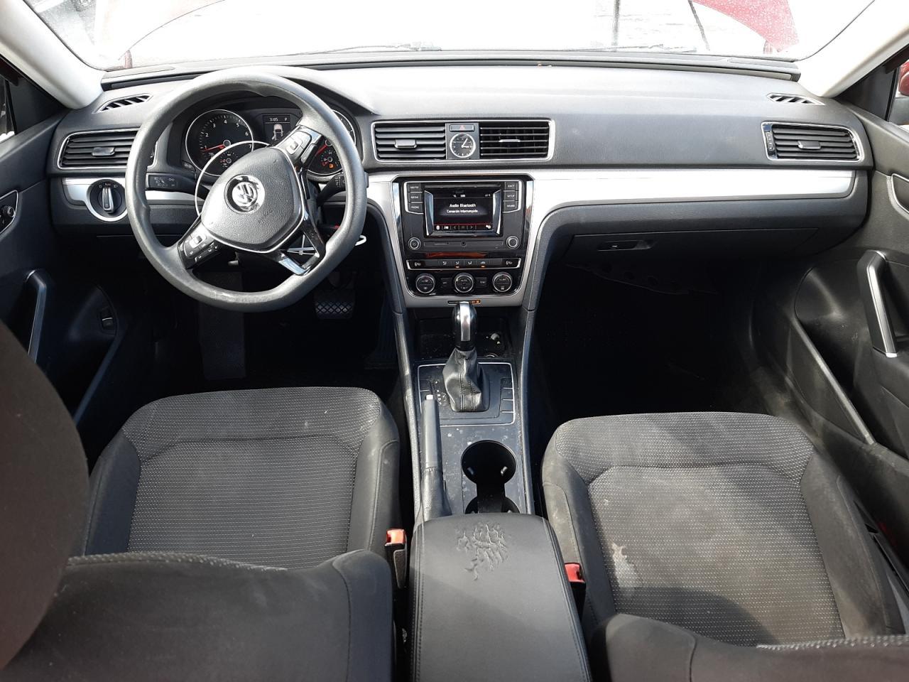 2016 VOLKSWAGEN Passat