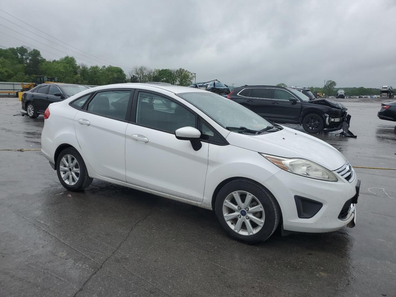 2011 FORD Fiesta
