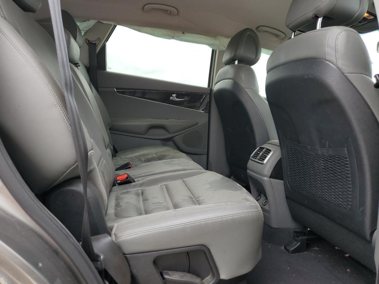 2016 KIA SORENTO