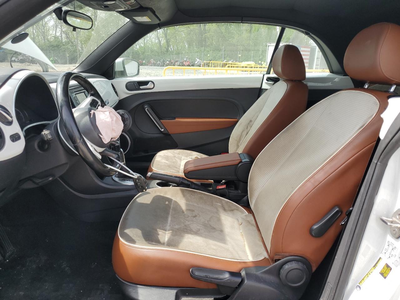 2015 VOLKSWAGEN Beetle