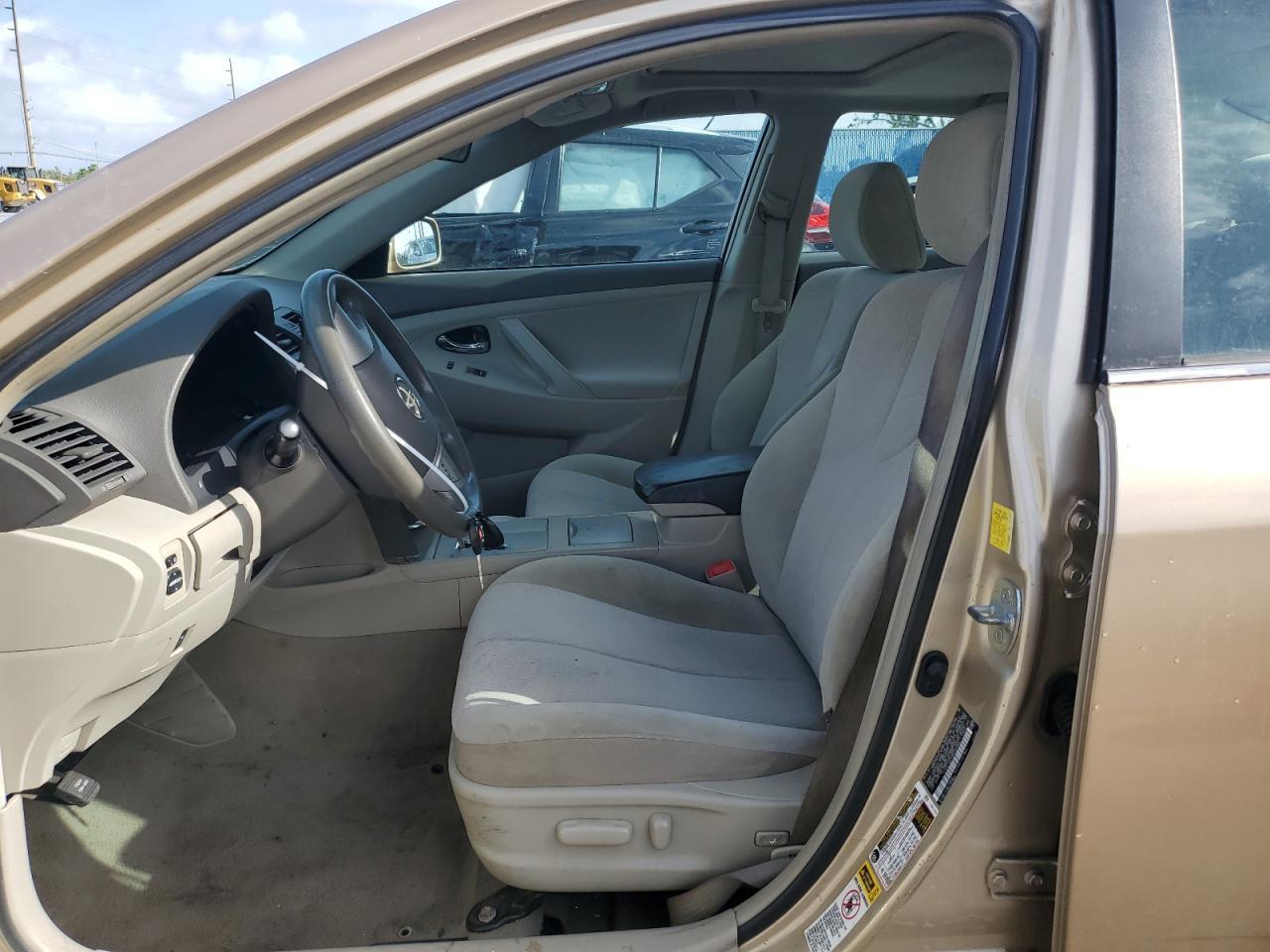 2011 TOYOTA CAMRY