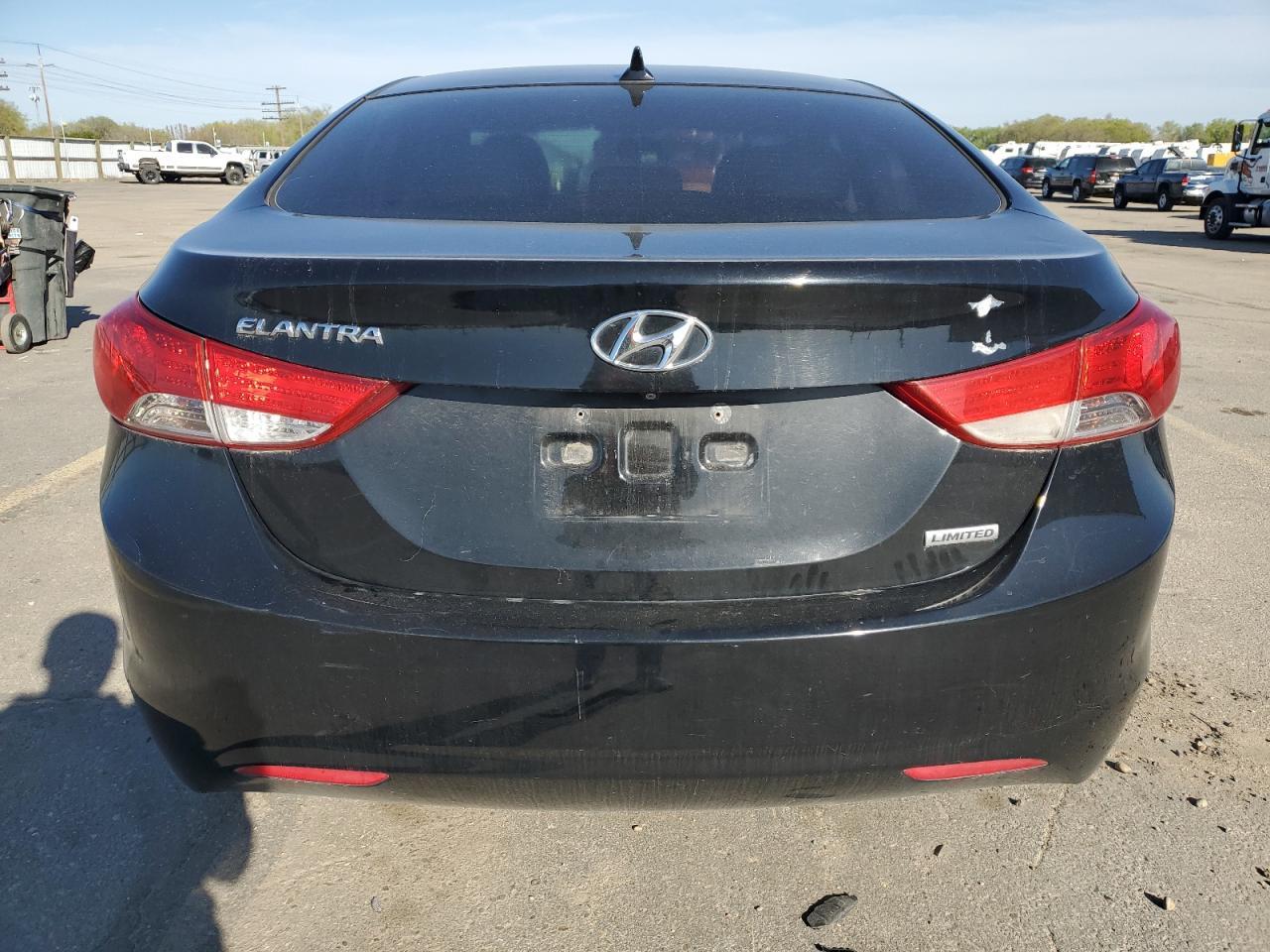 2012 HYUNDAI ELANTRA