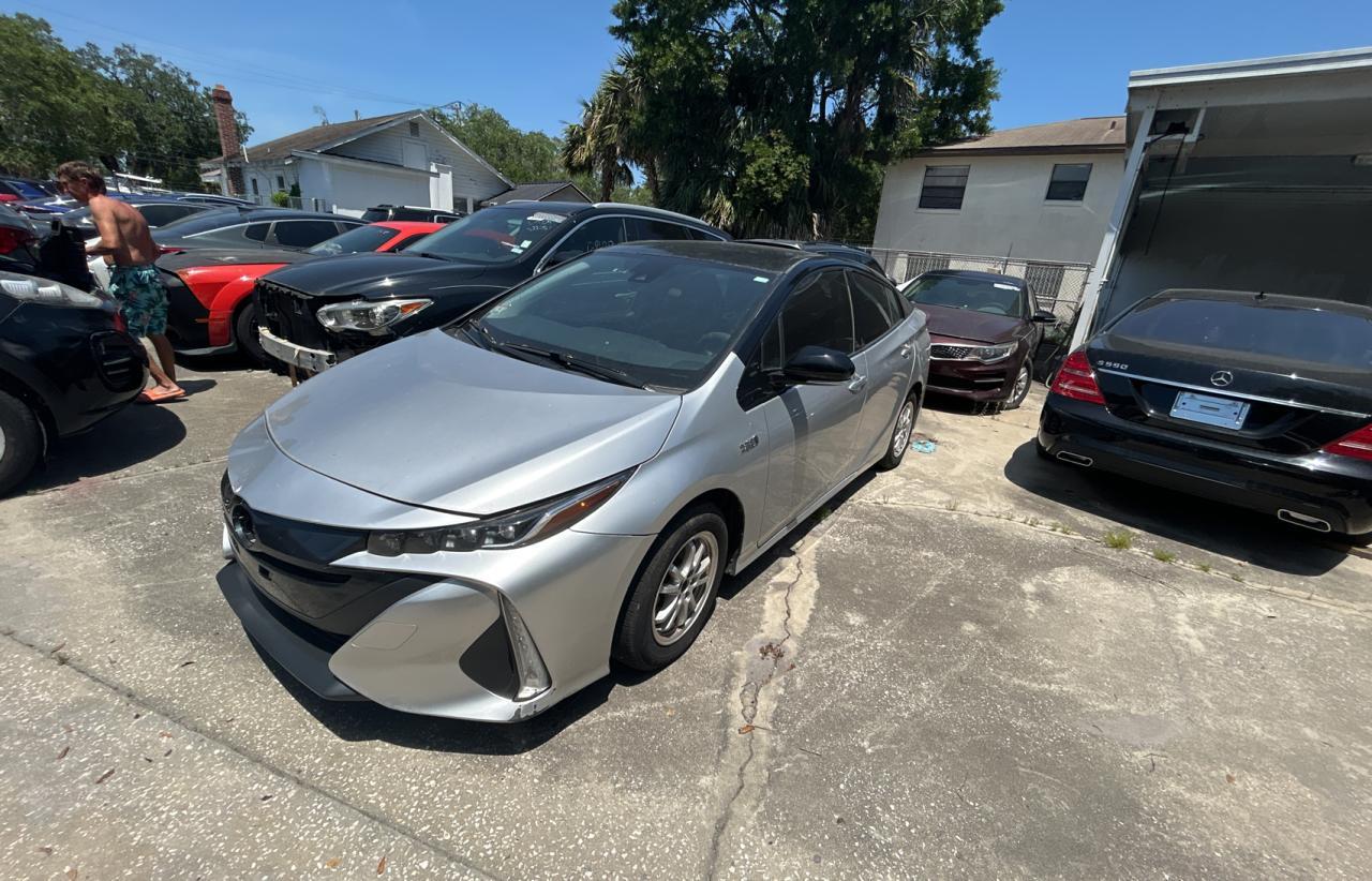 2017 TOYOTA PRIUS