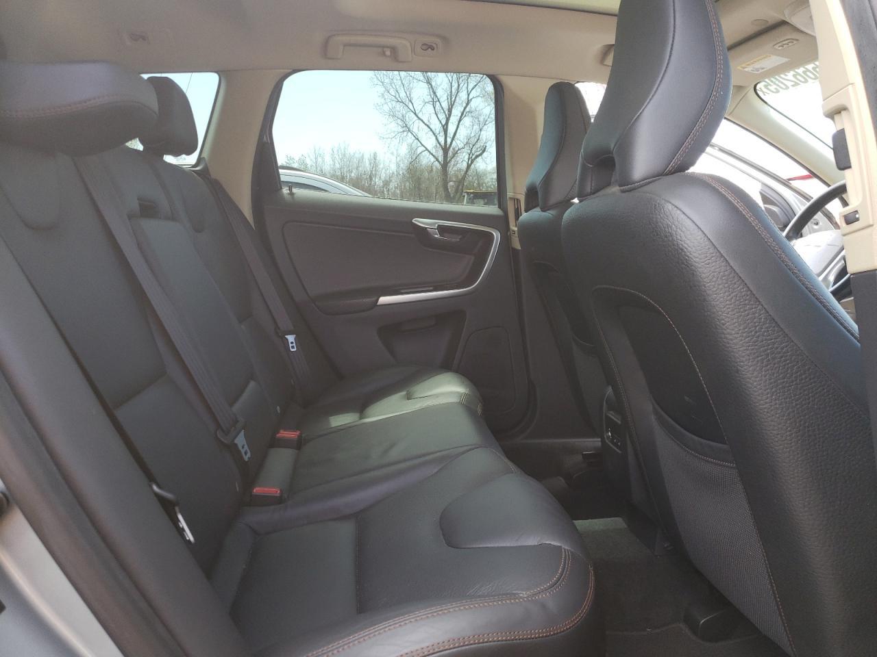 2011 VOLVO XC60