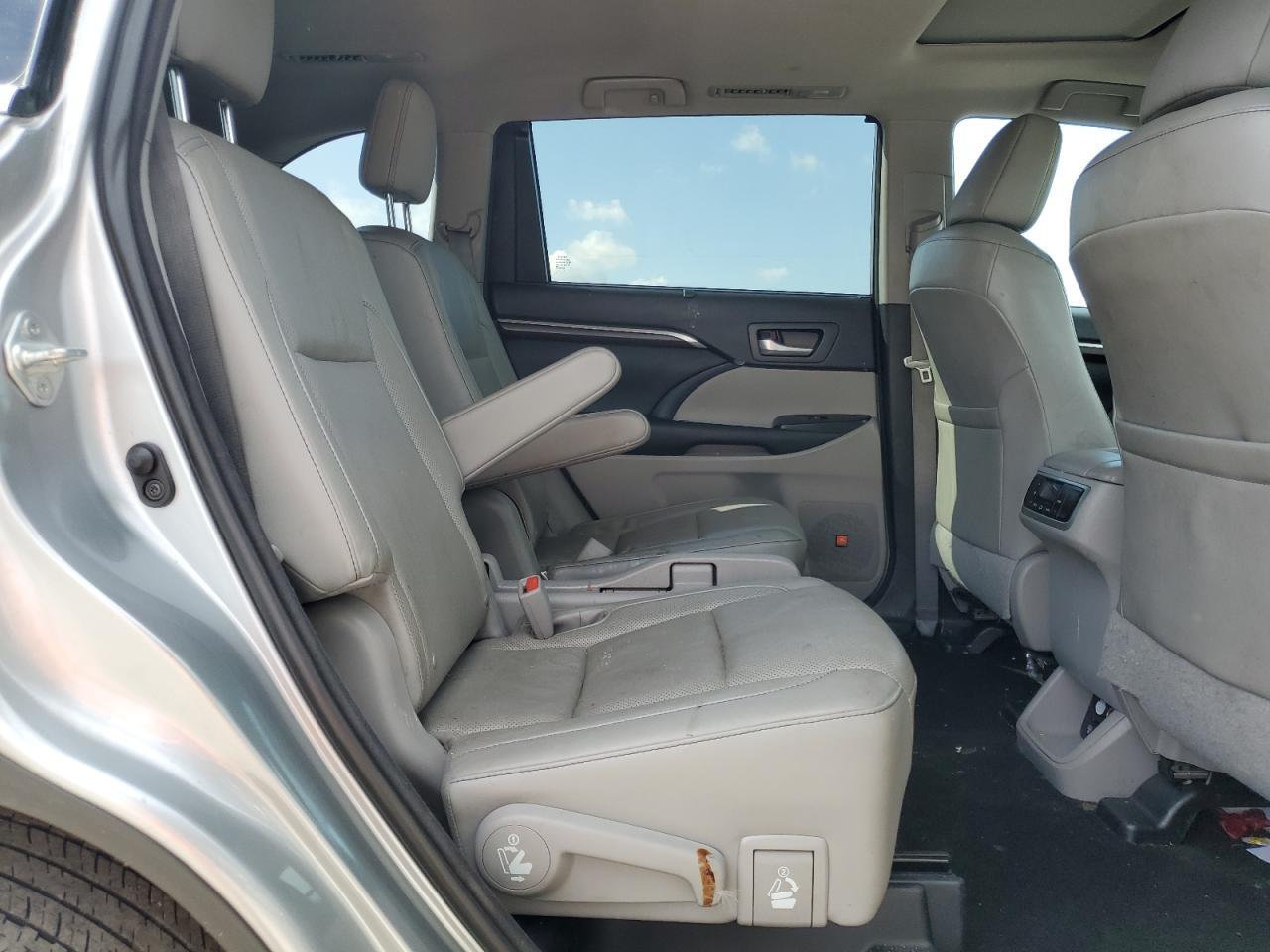 2015 TOYOTA HIGHLANDER