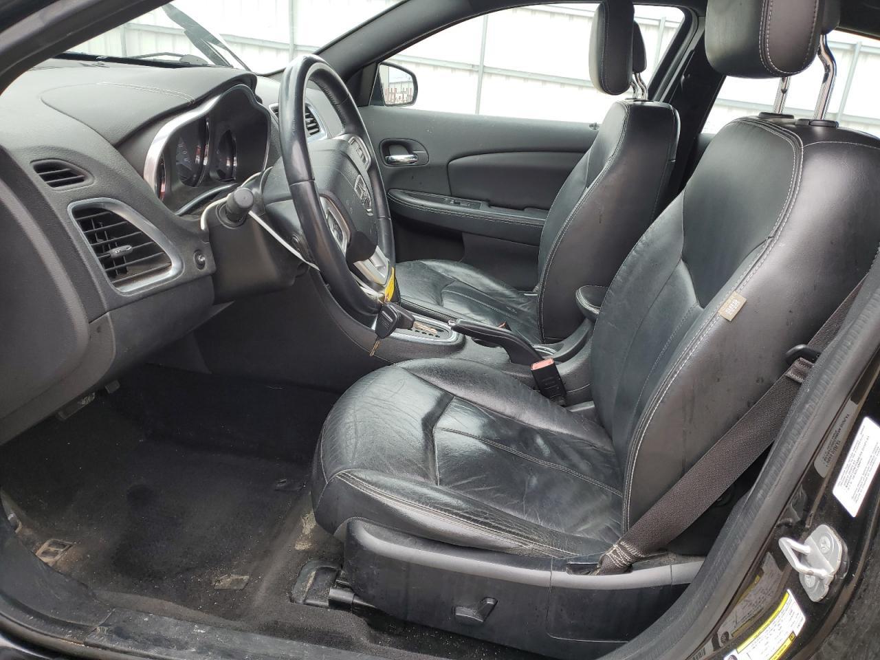 2014 DODGE Avenger
