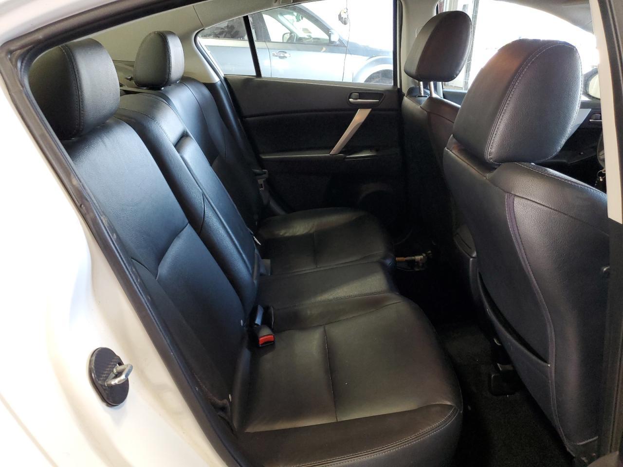 2013 MAZDA 3