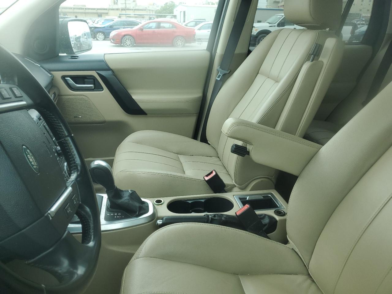 2011 LAND ROVER LR2