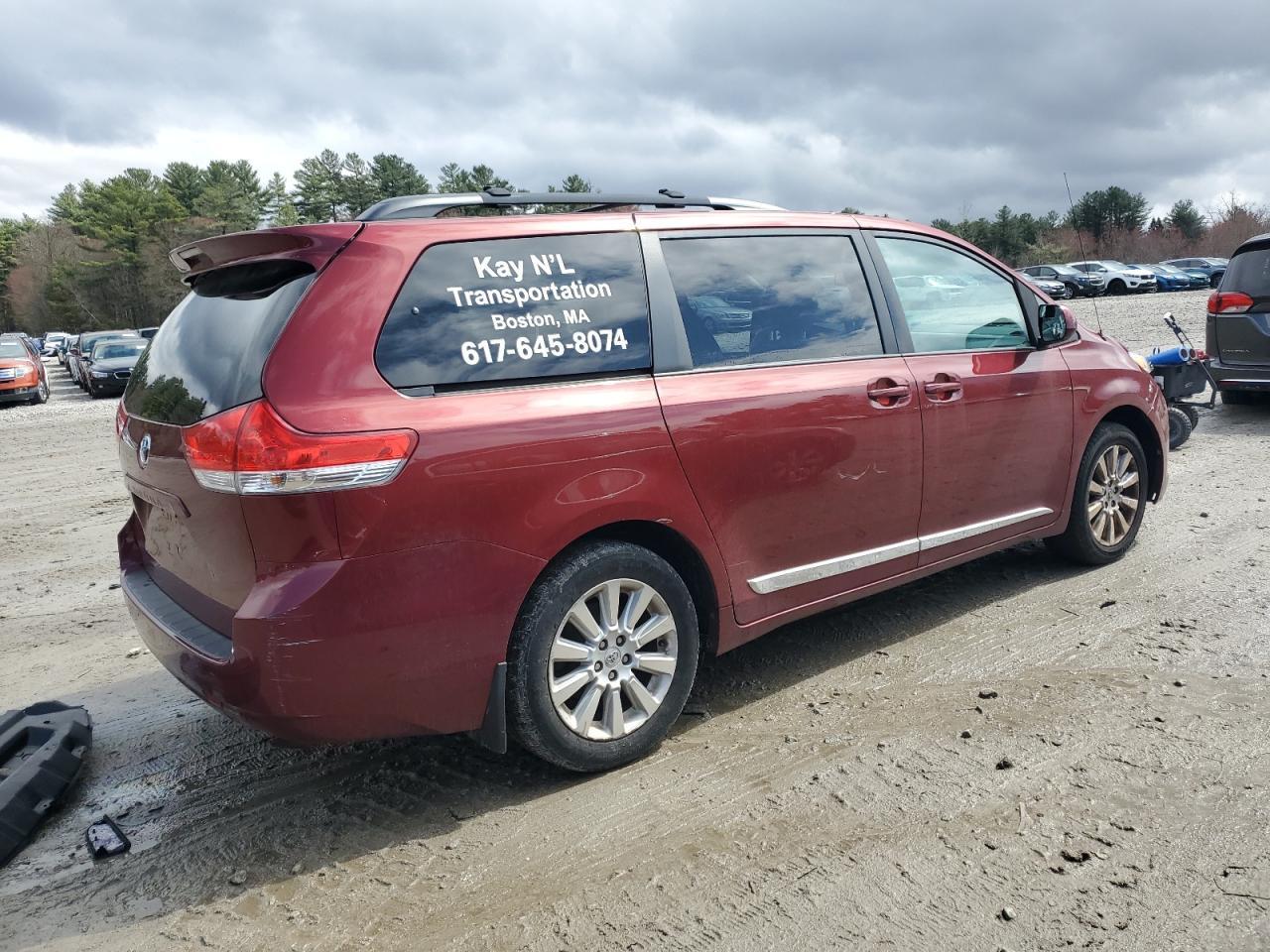 2013 TOYOTA SIENNA