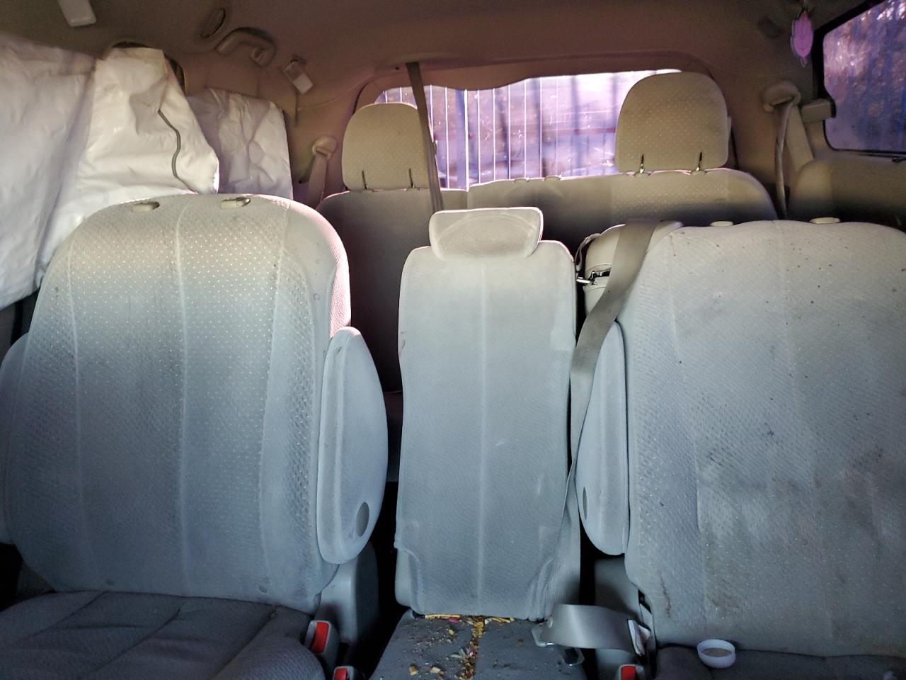 2011 TOYOTA SIENNA
