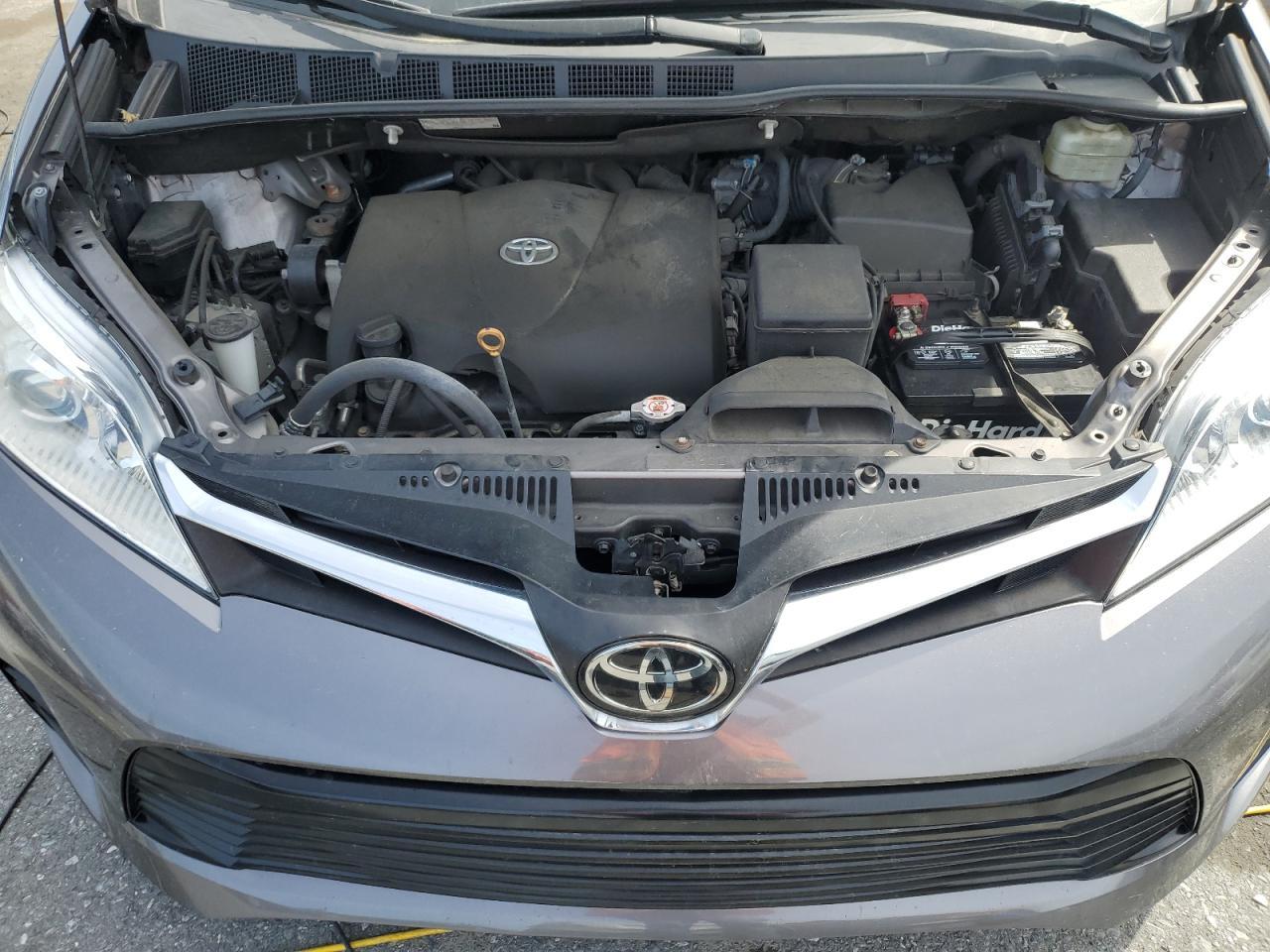 2018 TOYOTA SIENNA