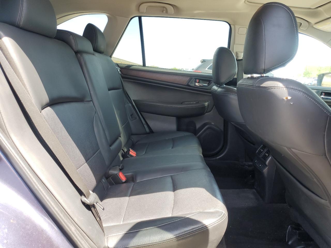 2015 SUBARU Outback
