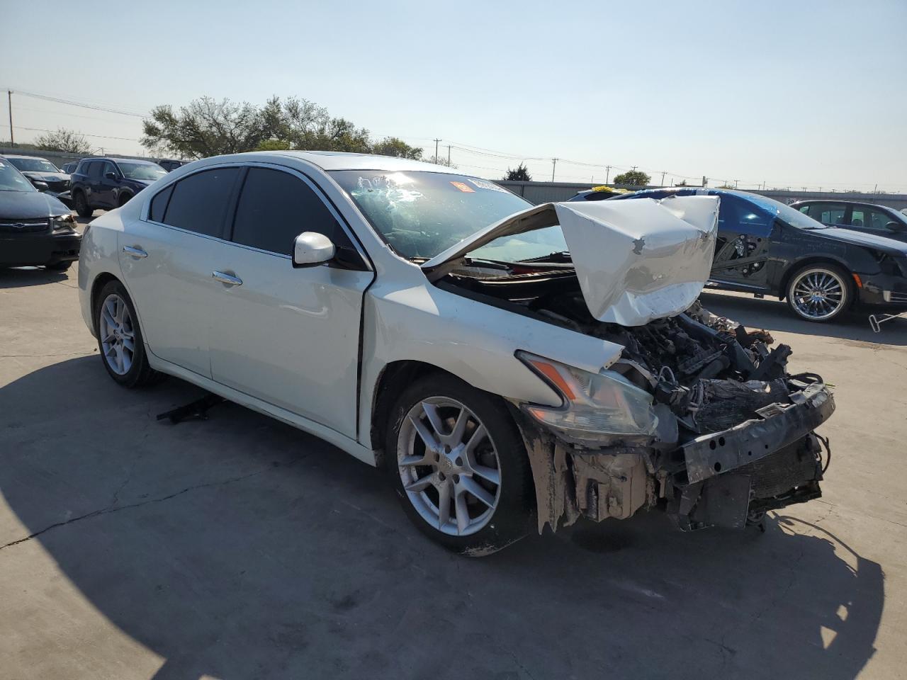2014 NISSAN Maxima