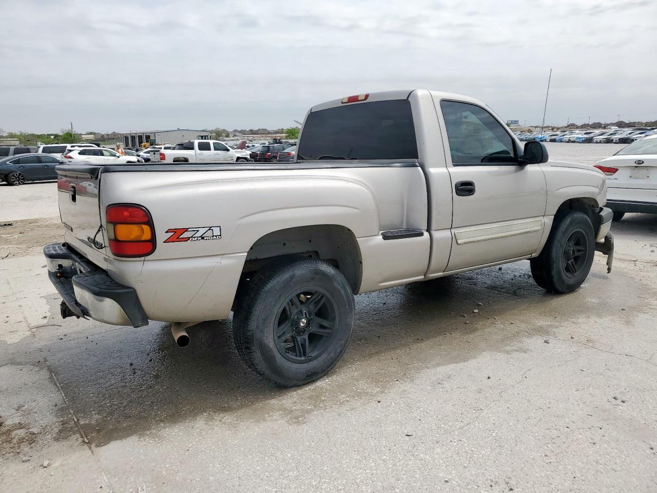 2004 CHEVROLET Silverado