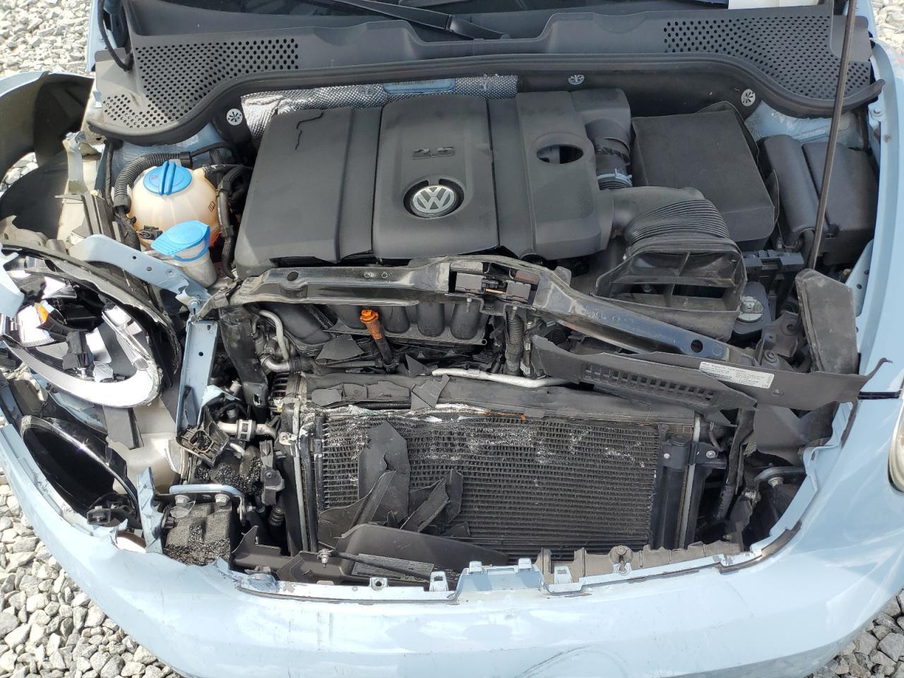 2013 VOLKSWAGEN Beetle