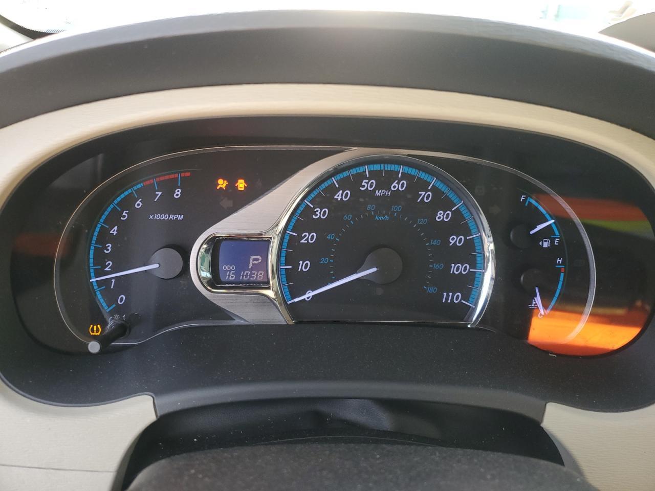 2012 TOYOTA SIENNA