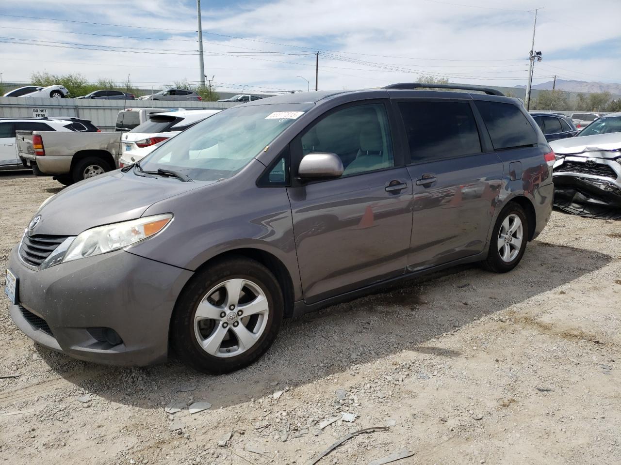 2012 TOYOTA SIENNA