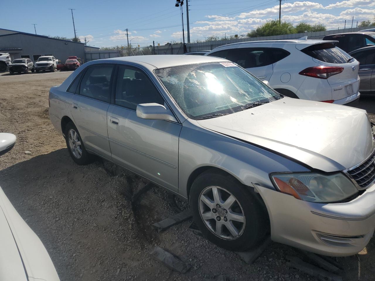 2004 TOYOTA Avalon