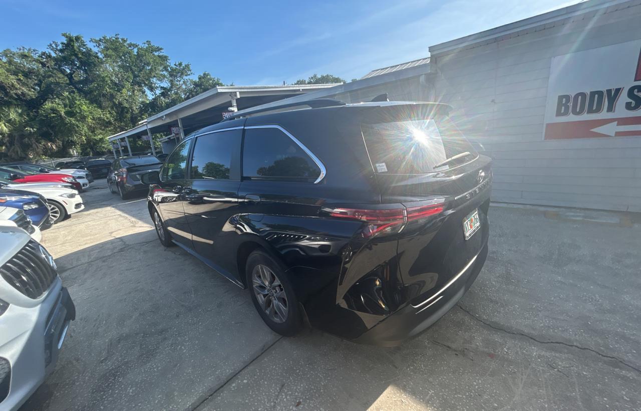 2022 TOYOTA SIENNA