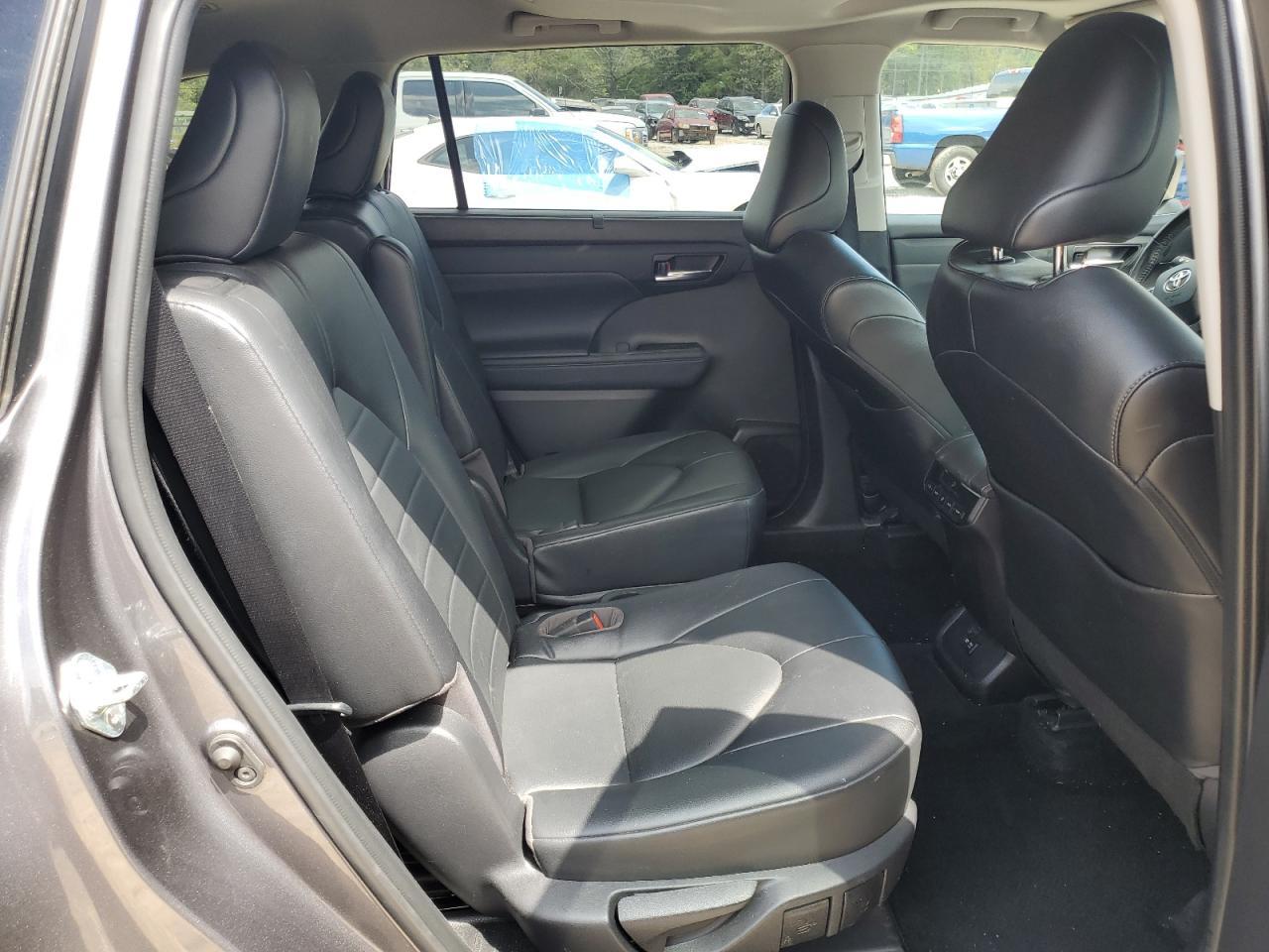 2021 TOYOTA HIGHLANDER