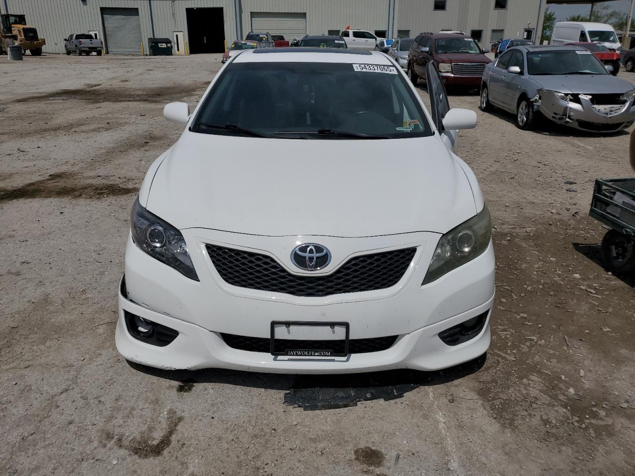2011 TOYOTA CAMRY