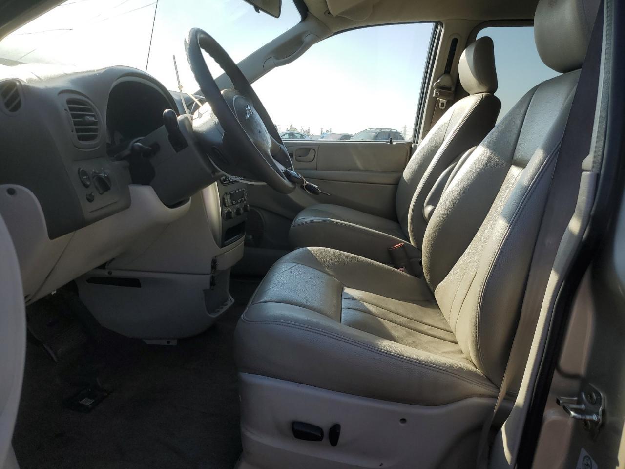 2005 CHRYSLER Town & Cou