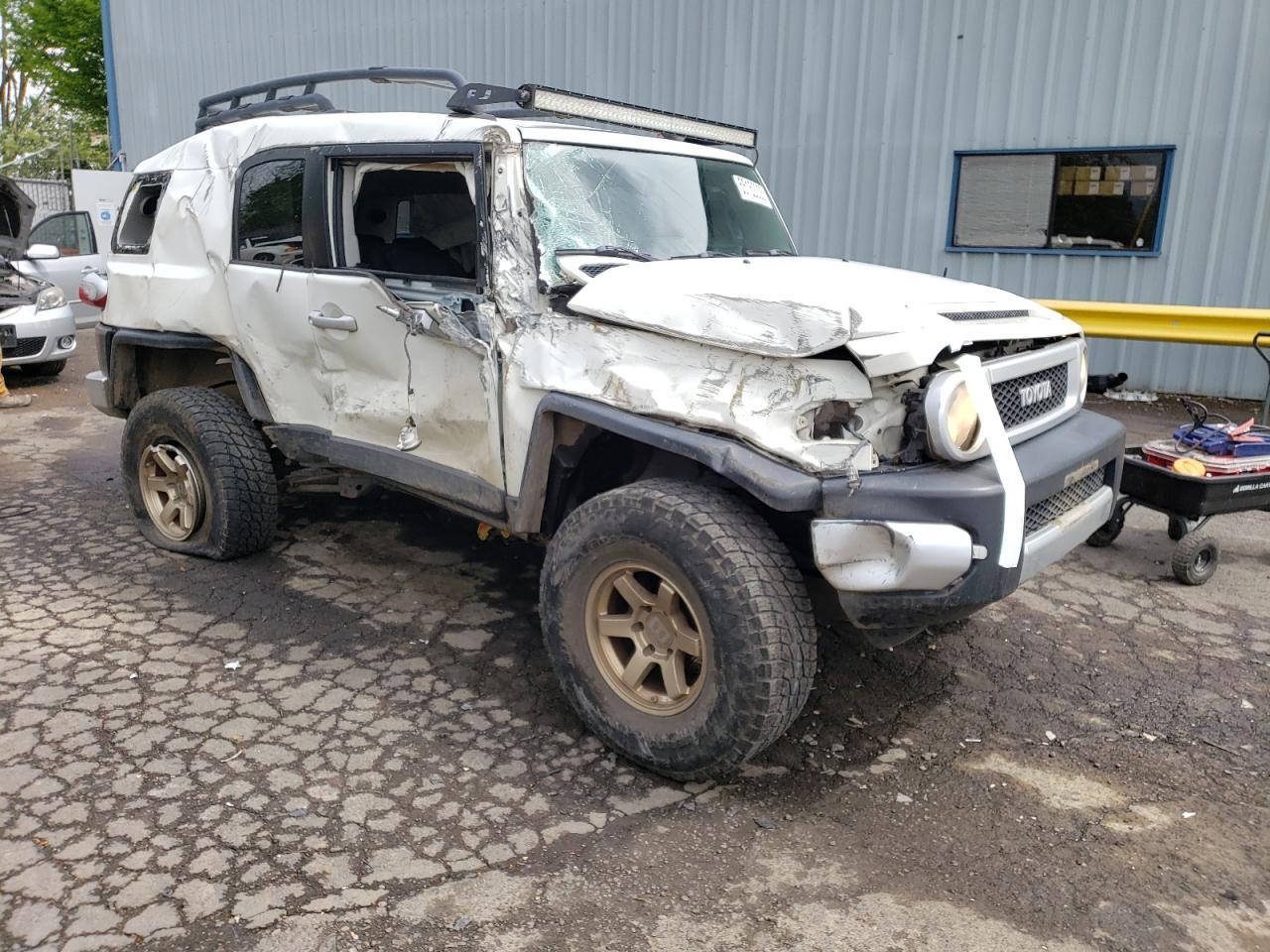 2010 TOYOTA FJ Cruiser