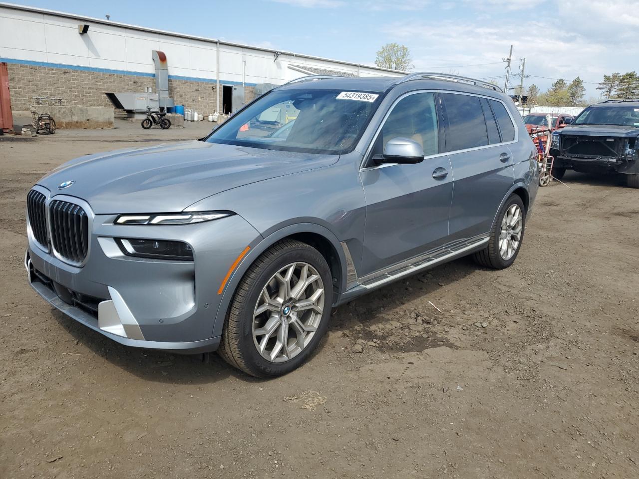 2023 BMW X7