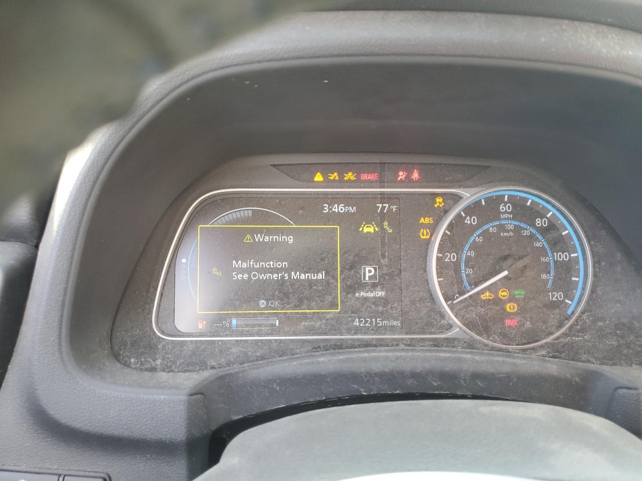 2022 NISSAN LEAF