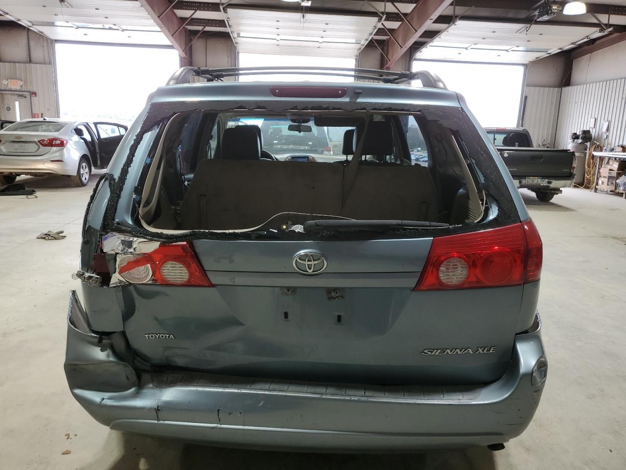 2005 TOYOTA SIENNA