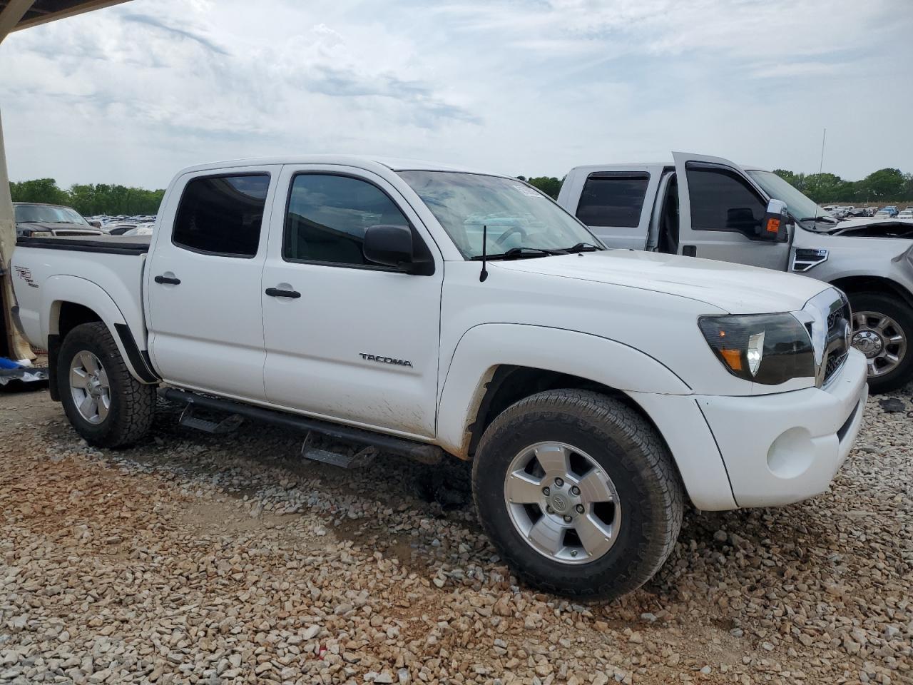 2011 TOYOTA TACOMA