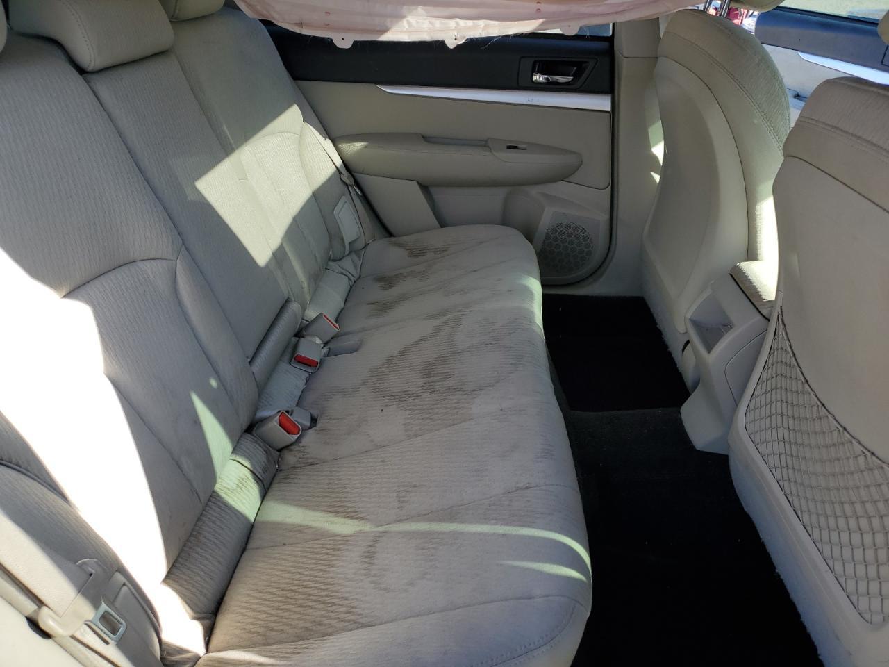 2010 SUBARU Outback