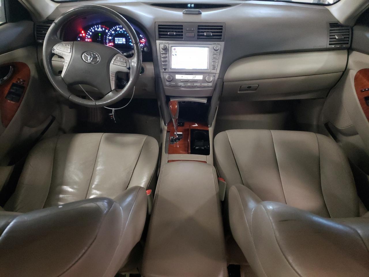 2011 TOYOTA CAMRY