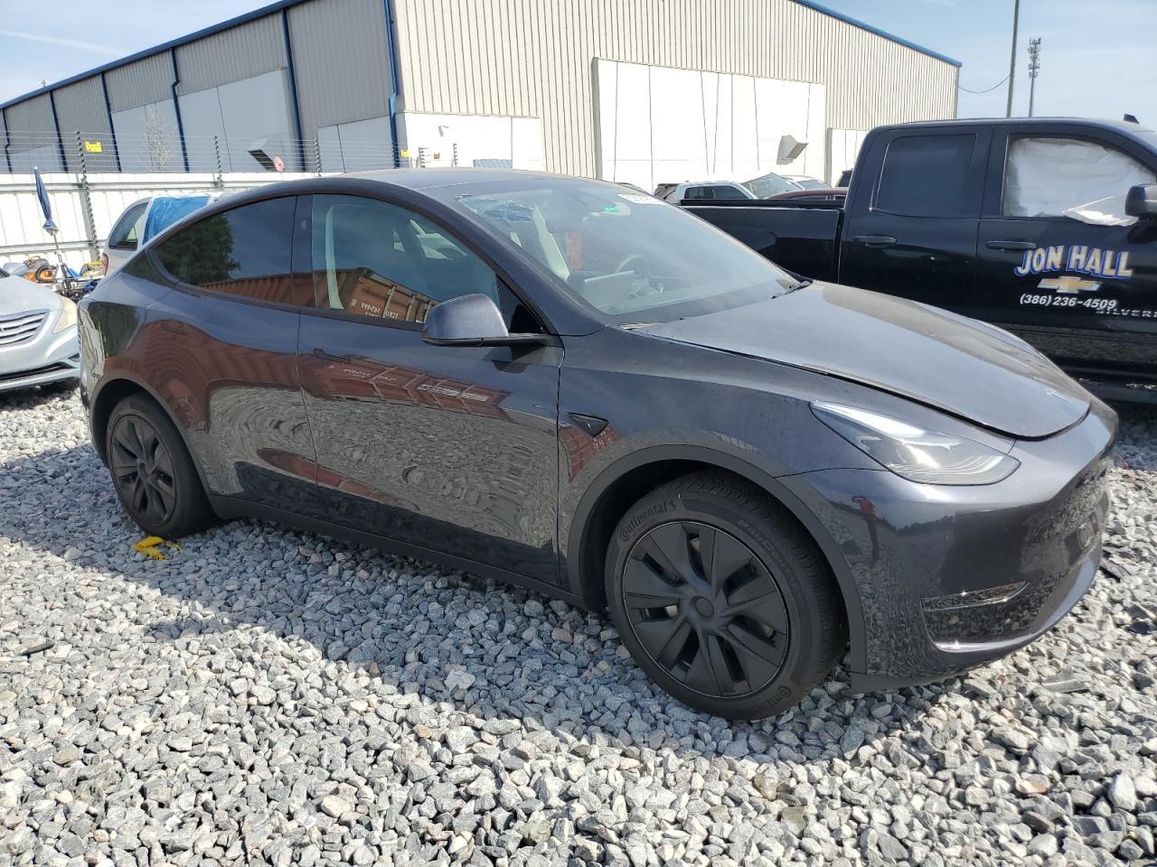 2024 TESLA MODEL Y