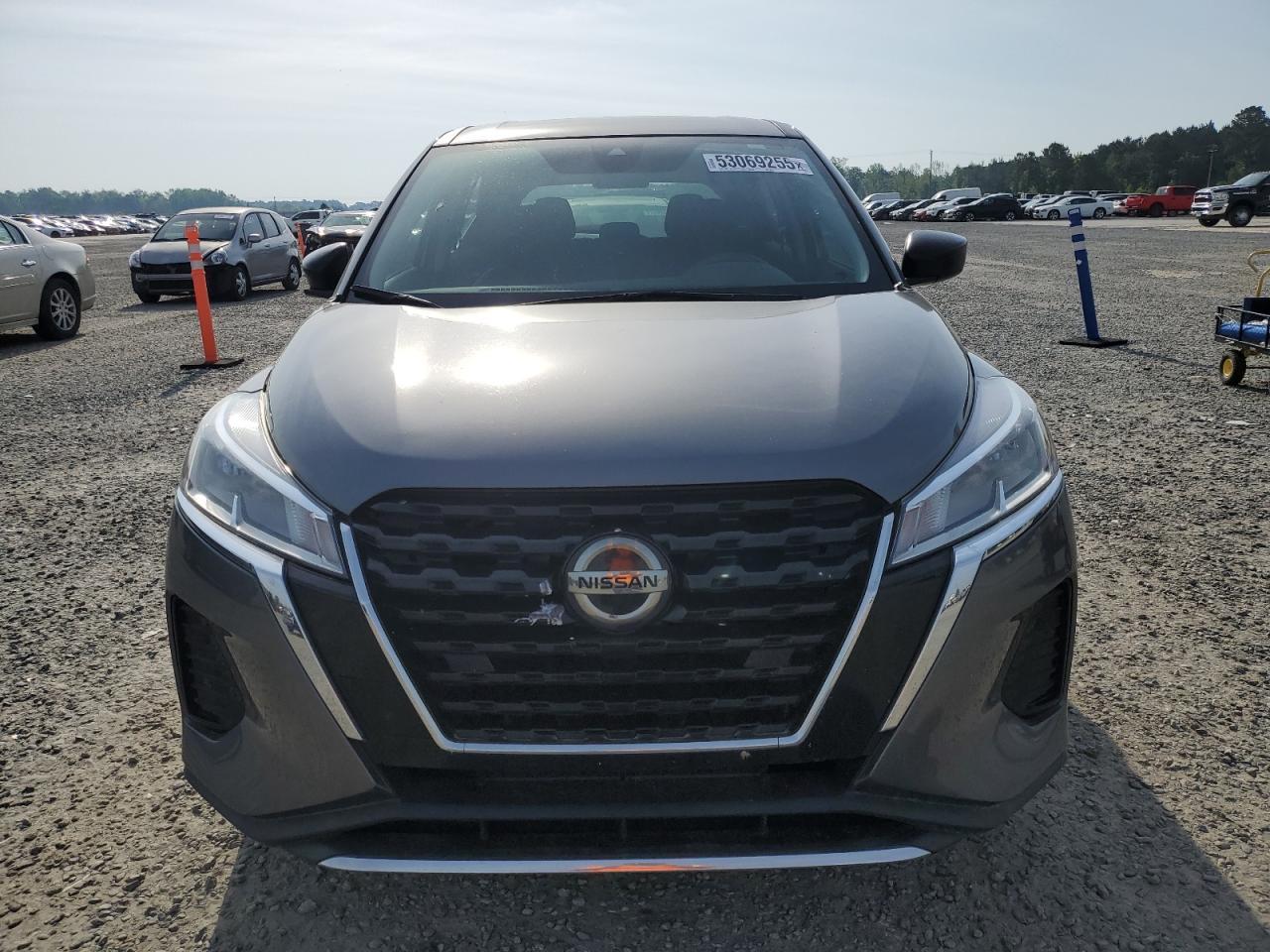2021 NISSAN KICKS