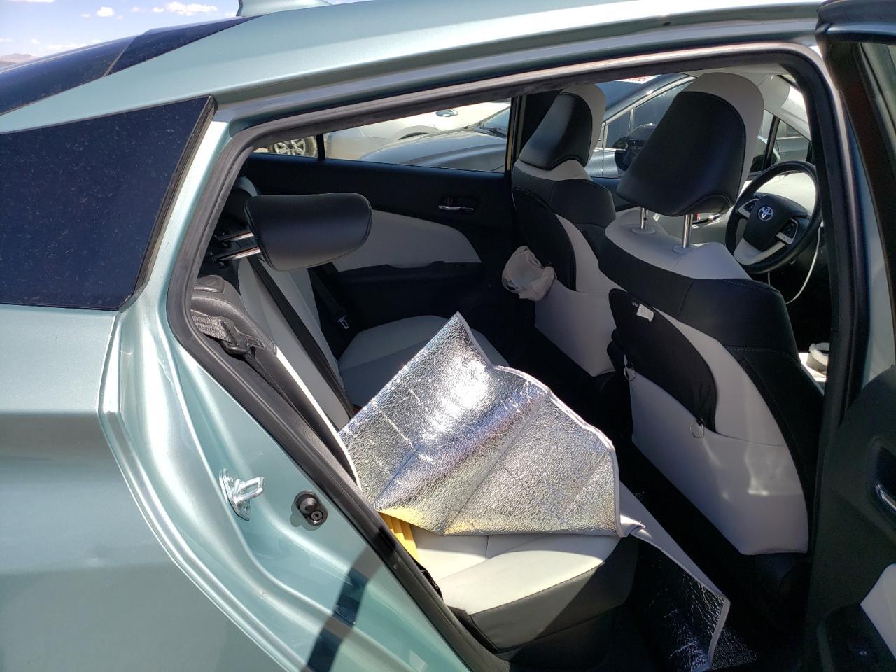 2017 TOYOTA PRIUS