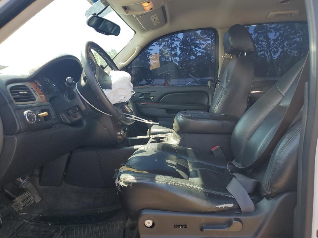2011 CHEVROLET Tahoe