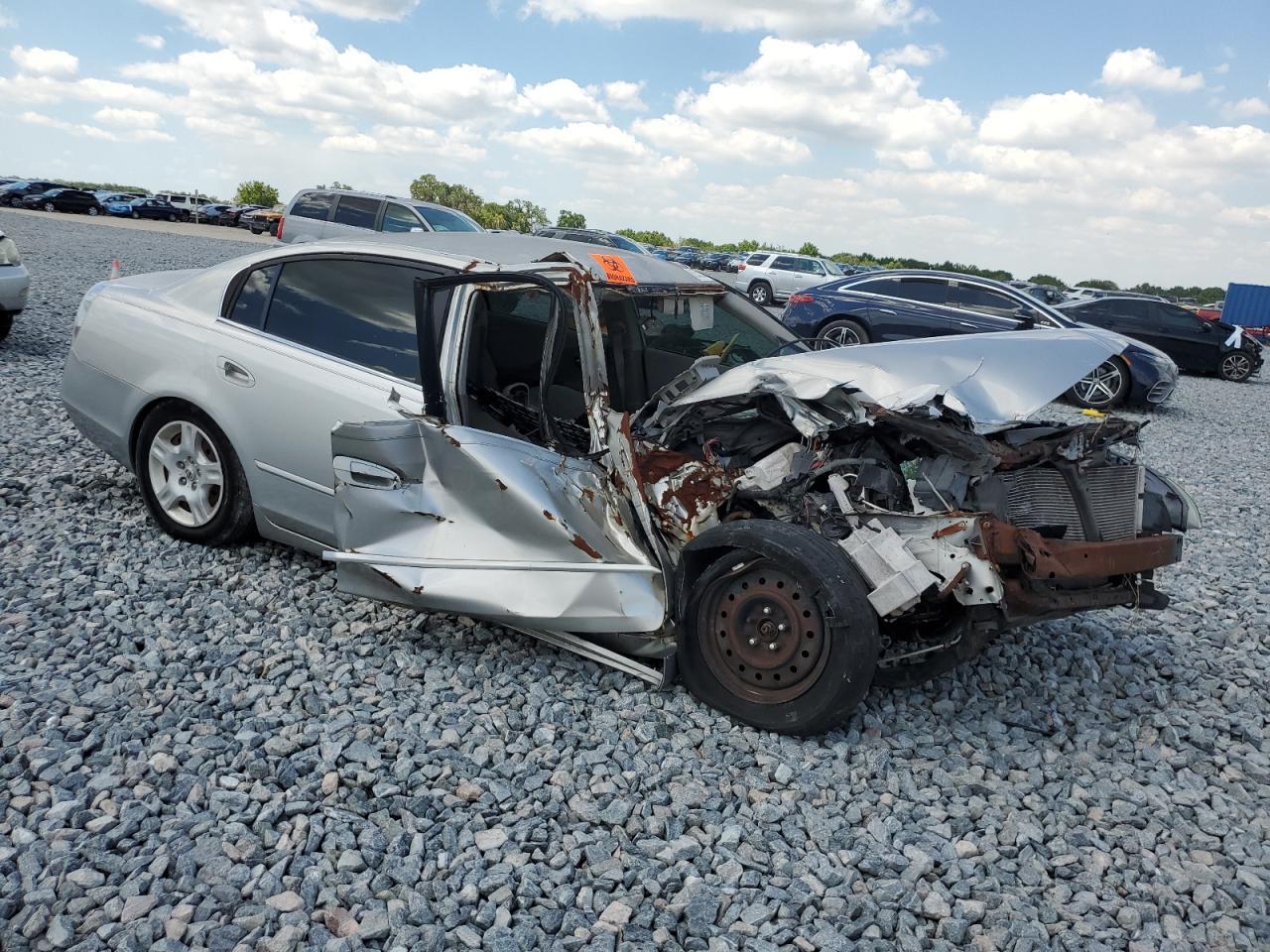 2004 NISSAN ALTIMA