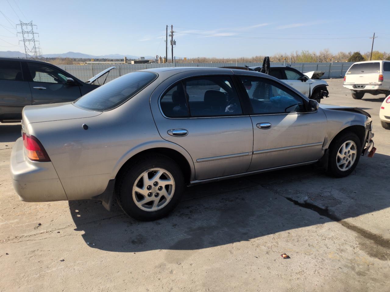 1999 NISSAN Maxima