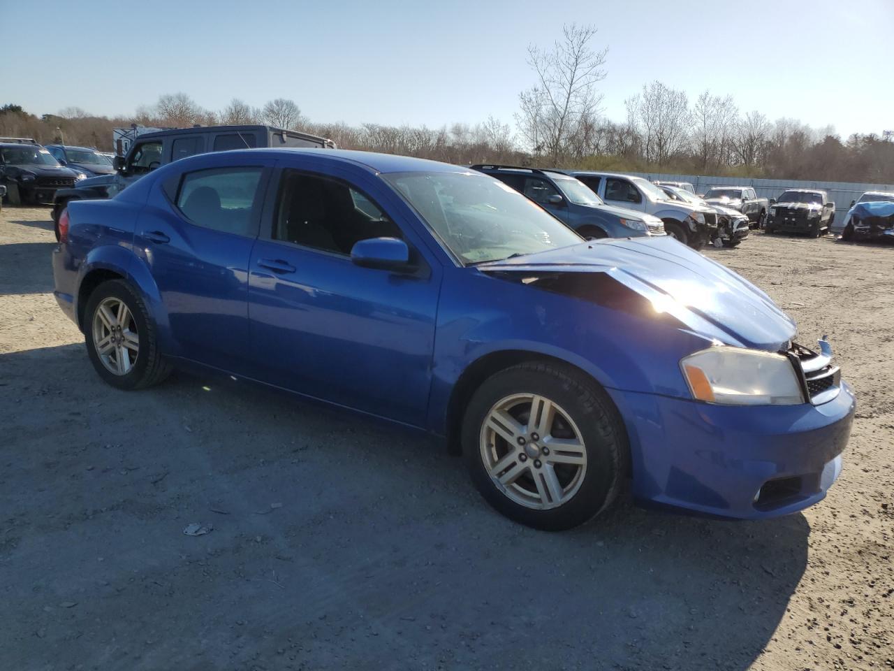 2013 DODGE Avenger