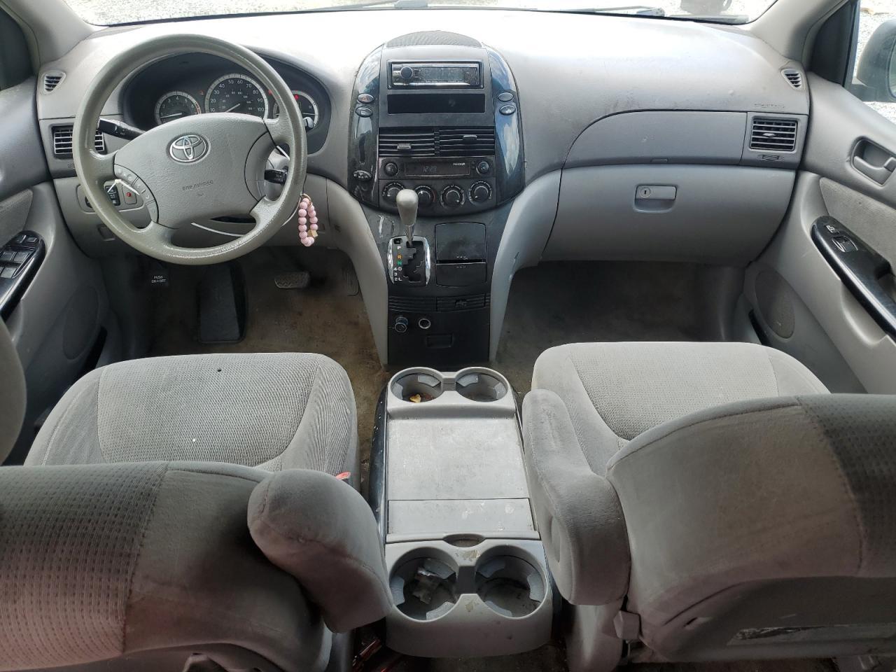 2005 TOYOTA SIENNA