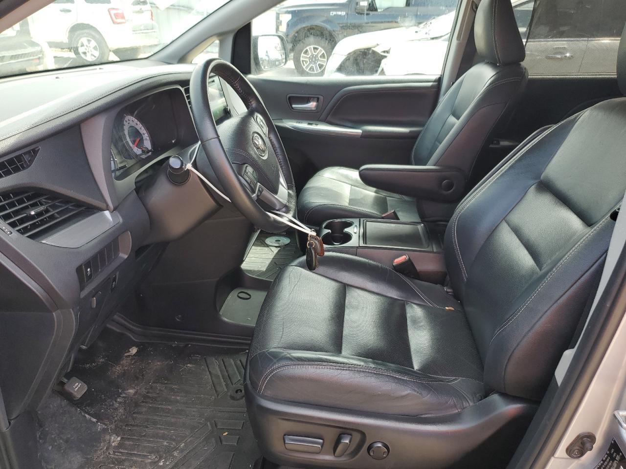 2015 TOYOTA SIENNA