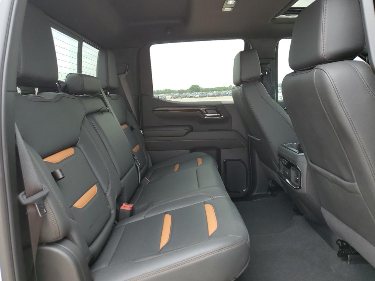 2024 GMC Sierra