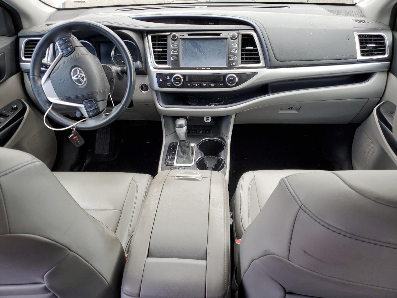 2016 TOYOTA HIGHLANDER