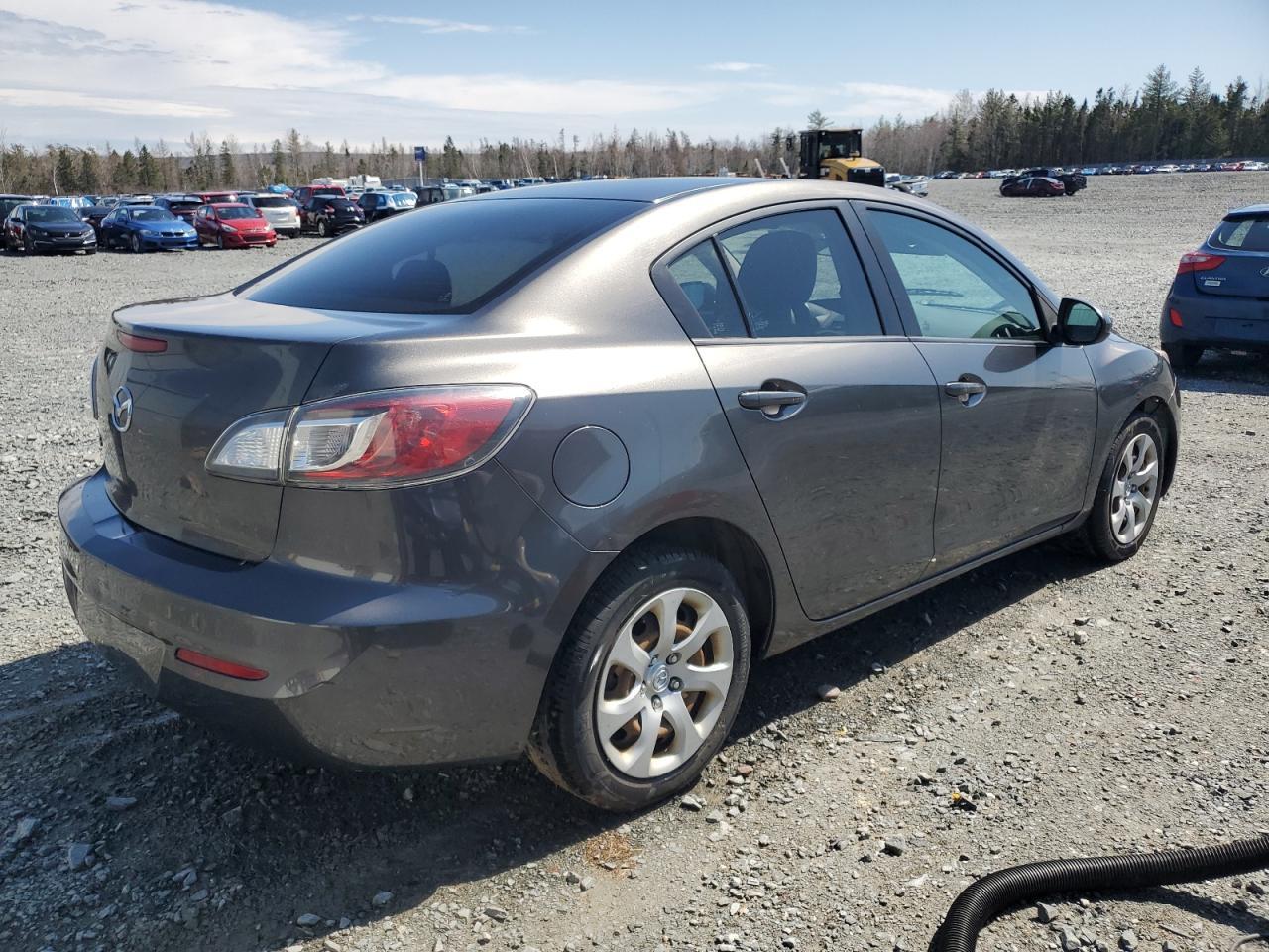 2013 MAZDA 3