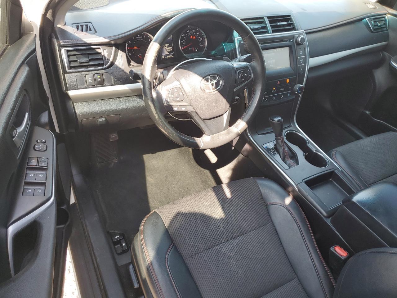 2016 TOYOTA CAMRY