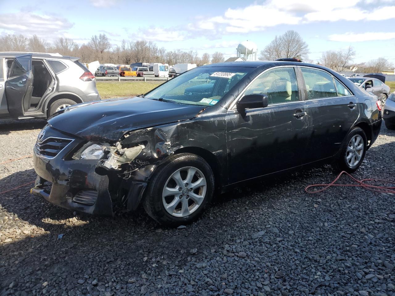 2011 TOYOTA CAMRY