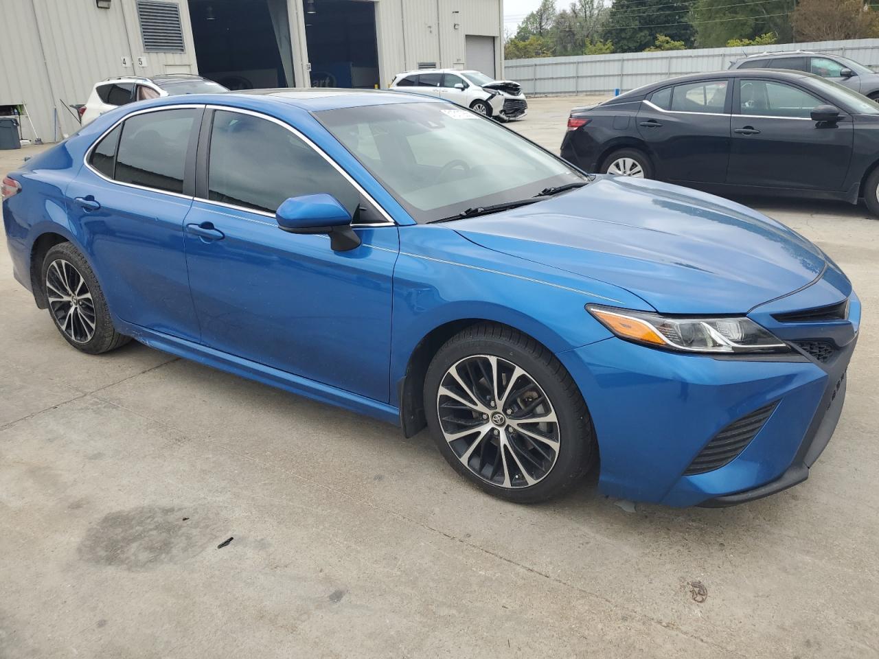 2019 TOYOTA CAMRY