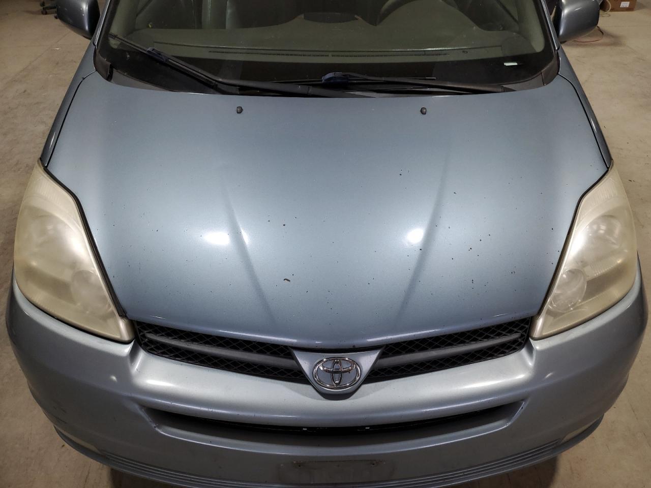 2005 TOYOTA SIENNA